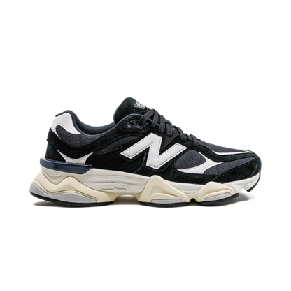 9060 White Black