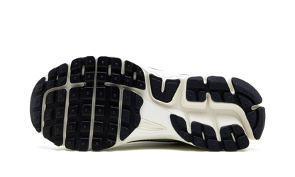 Silver Zoom Vomero 5 Photon Dust Metallic