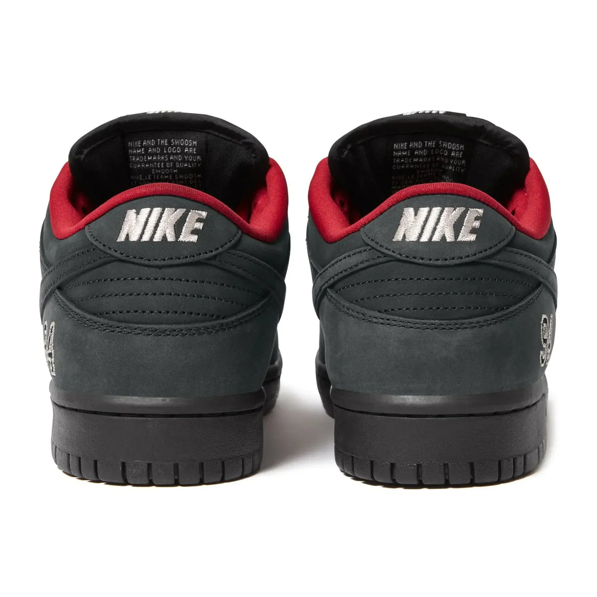 Dunk Low Black Supreme x SB