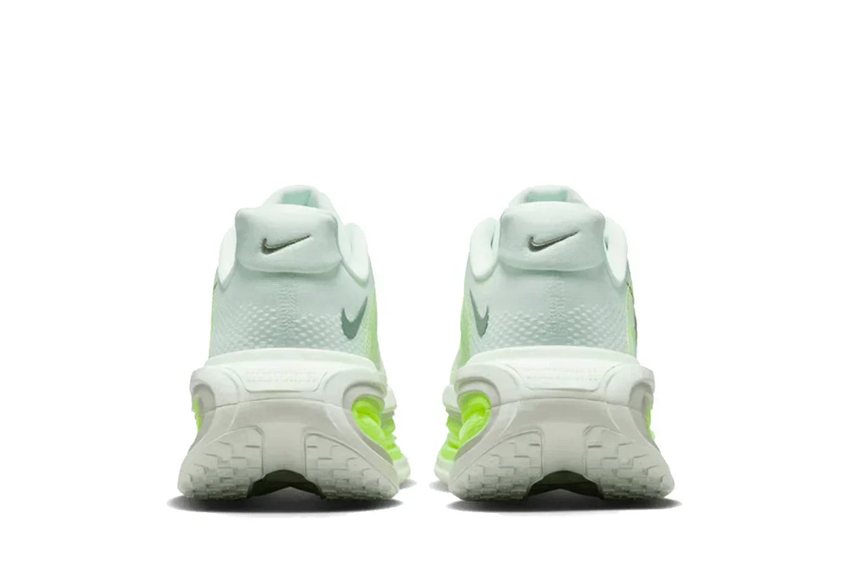 Green Vomero Premium Barely Volt